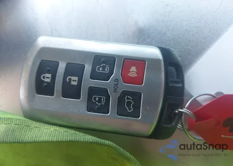 2016 Toyota Sienna Limited 7 Passenger z USA, uszkodzony, nr VIN 5TDDK3DC4GS137600